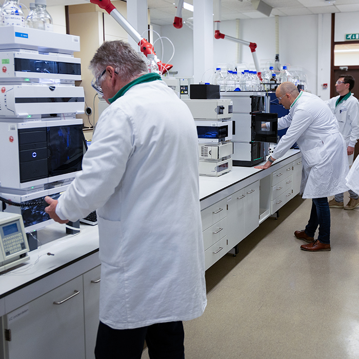 InnoSyn provides custom synthesis, process optimization, and pilot-scale manufacturing for innovative chemical production.