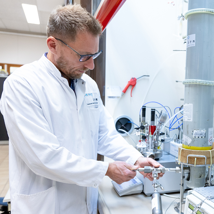 InnoSyn provides custom synthesis, process optimization, and pilot-scale manufacturing for innovative chemical production.