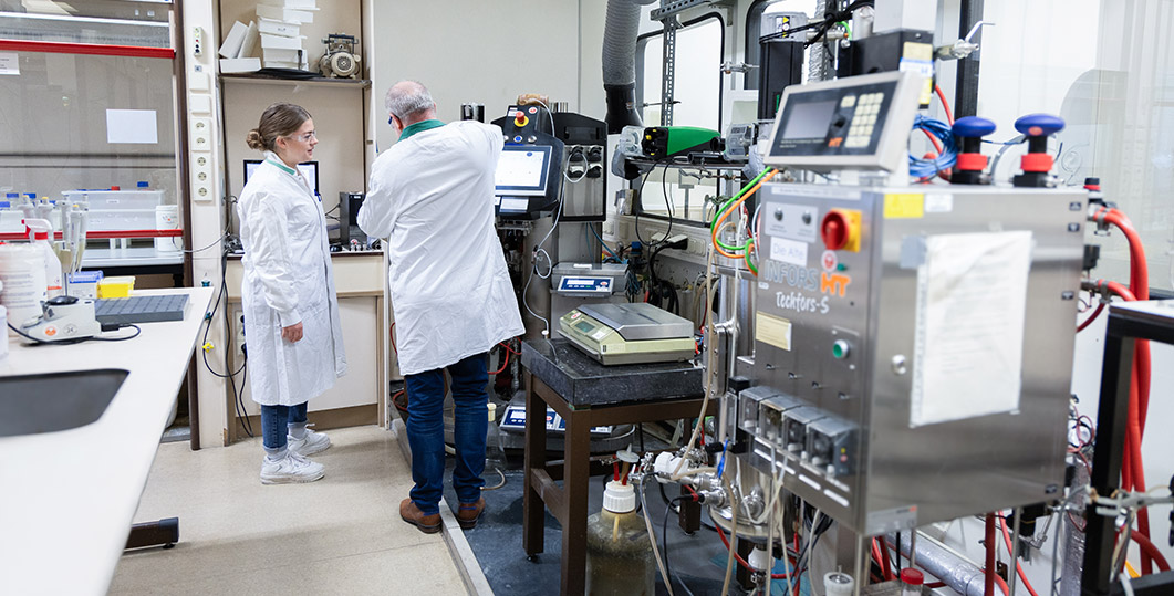 InnoSyn biocatalysis delivers sustainable solutions using advanced enzyme screening and optimization for chemical synthesis.