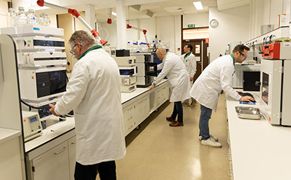 InnoSyn provides custom synthesis, process optimization, and pilot-scale manufacturing for innovative chemical production.